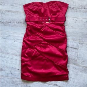 Pinkish red strapless dress...